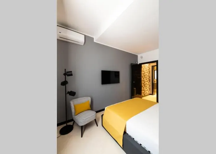 Апартаменты Laus App.2 - Art & Design Nel Cuore Di - Via Dante Alighieri *